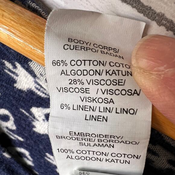 Lucky Brand Top Womens Size Medium Blue & White Geometric with Red Embroidery - Picture 14 of 16